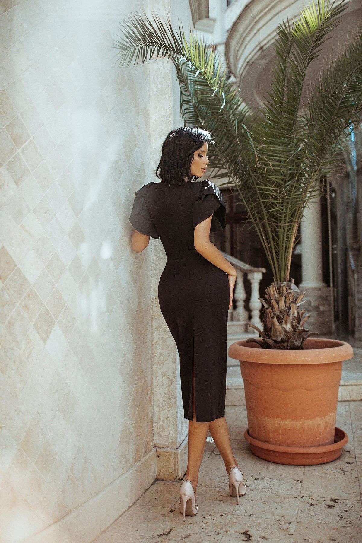 Rochie Alma Black neagra eleganta de nunta nasa lunga fara maneci mulata