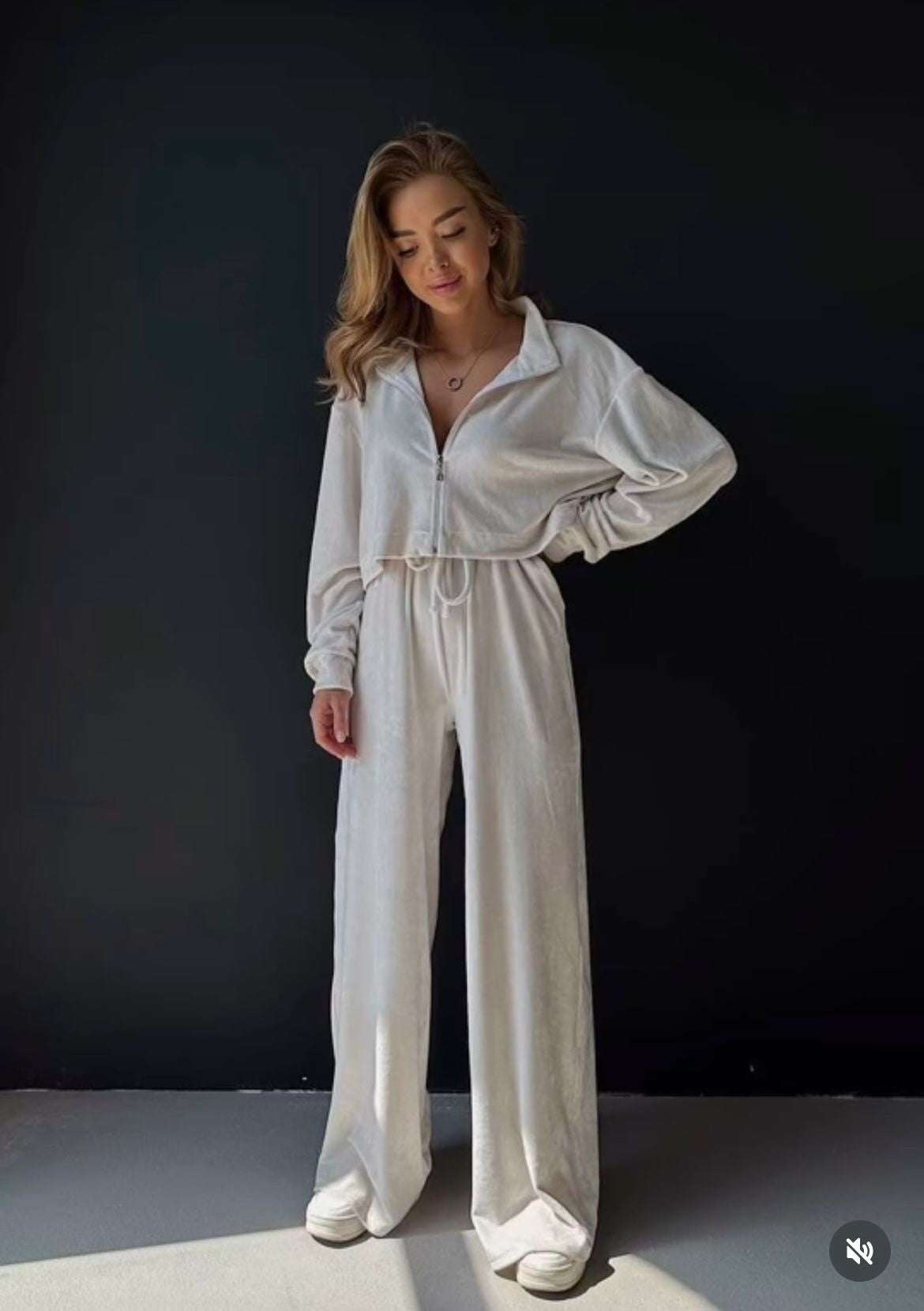 trening catifea alb cu fermoar elegant oversize lejer